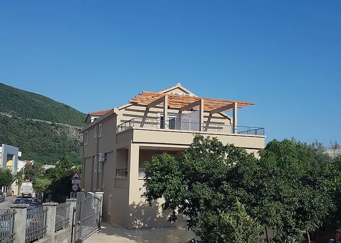 Apartments And Rooms Lijesevic